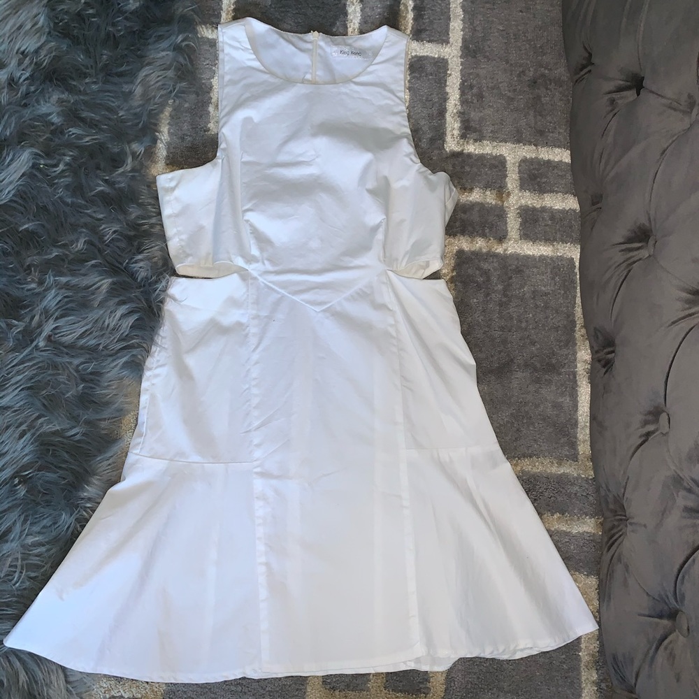White Mini Dress 🛥 - Picture 3 of 9